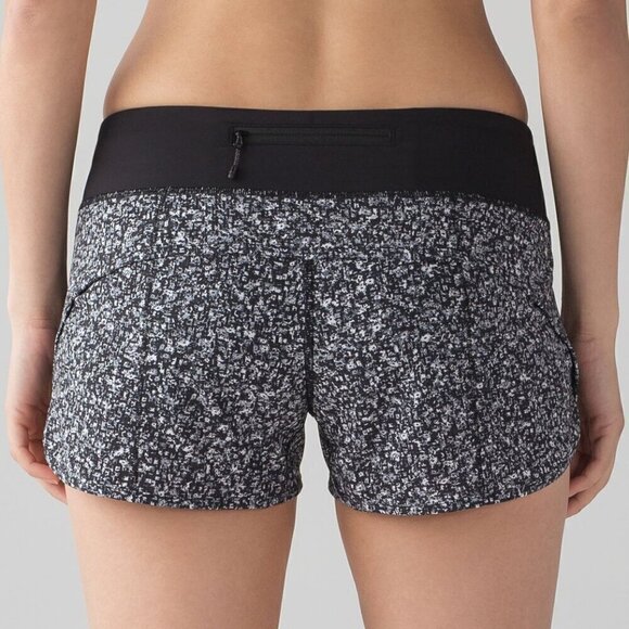 Lululemon Speed Short (4-way Stretch 2 1/2") - 4 Daisy Dust Alpine White Black - Picture 1 of 6